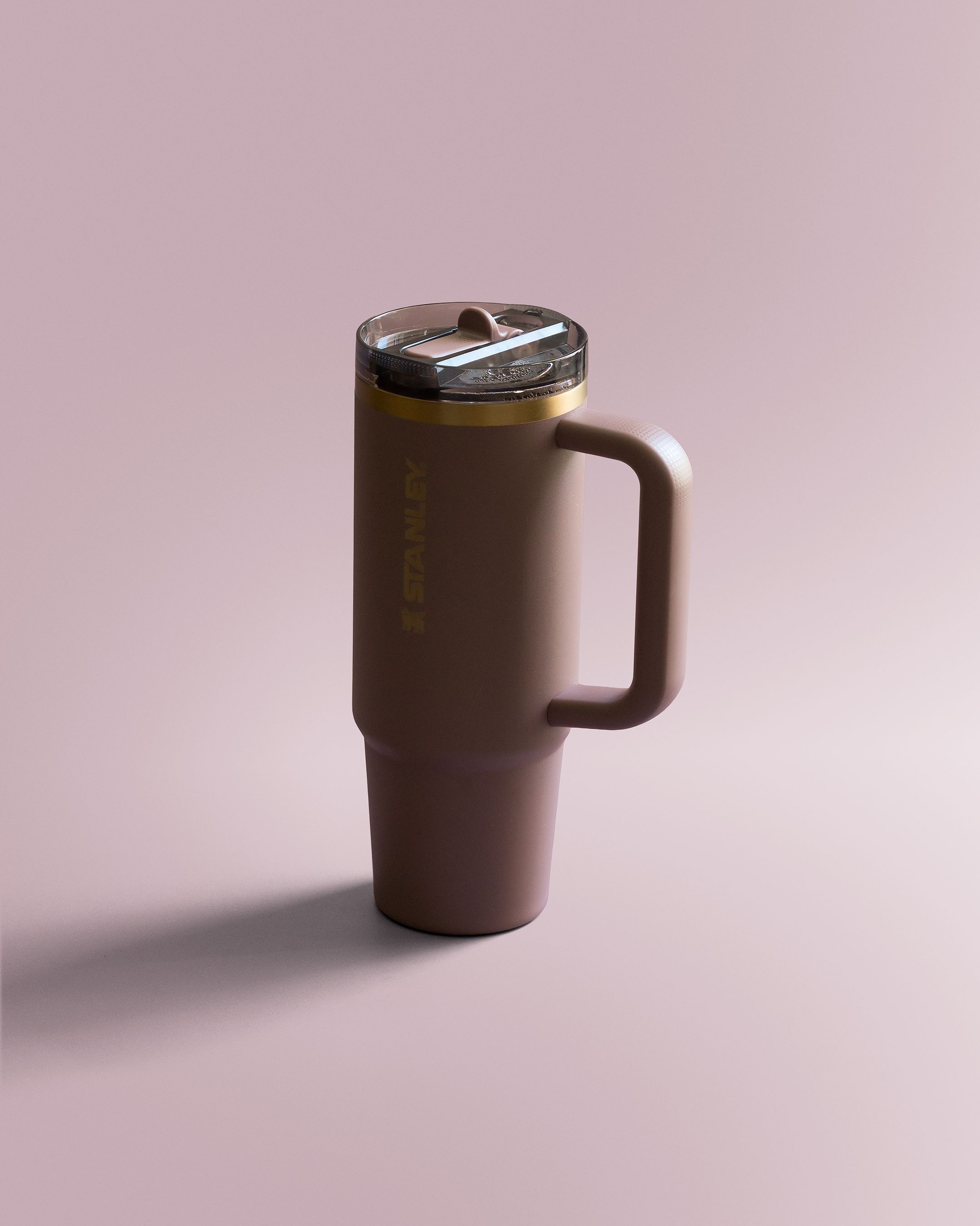 Vacuum-insulated tumbler with a secure lid for keeping drinks cold through a long shift