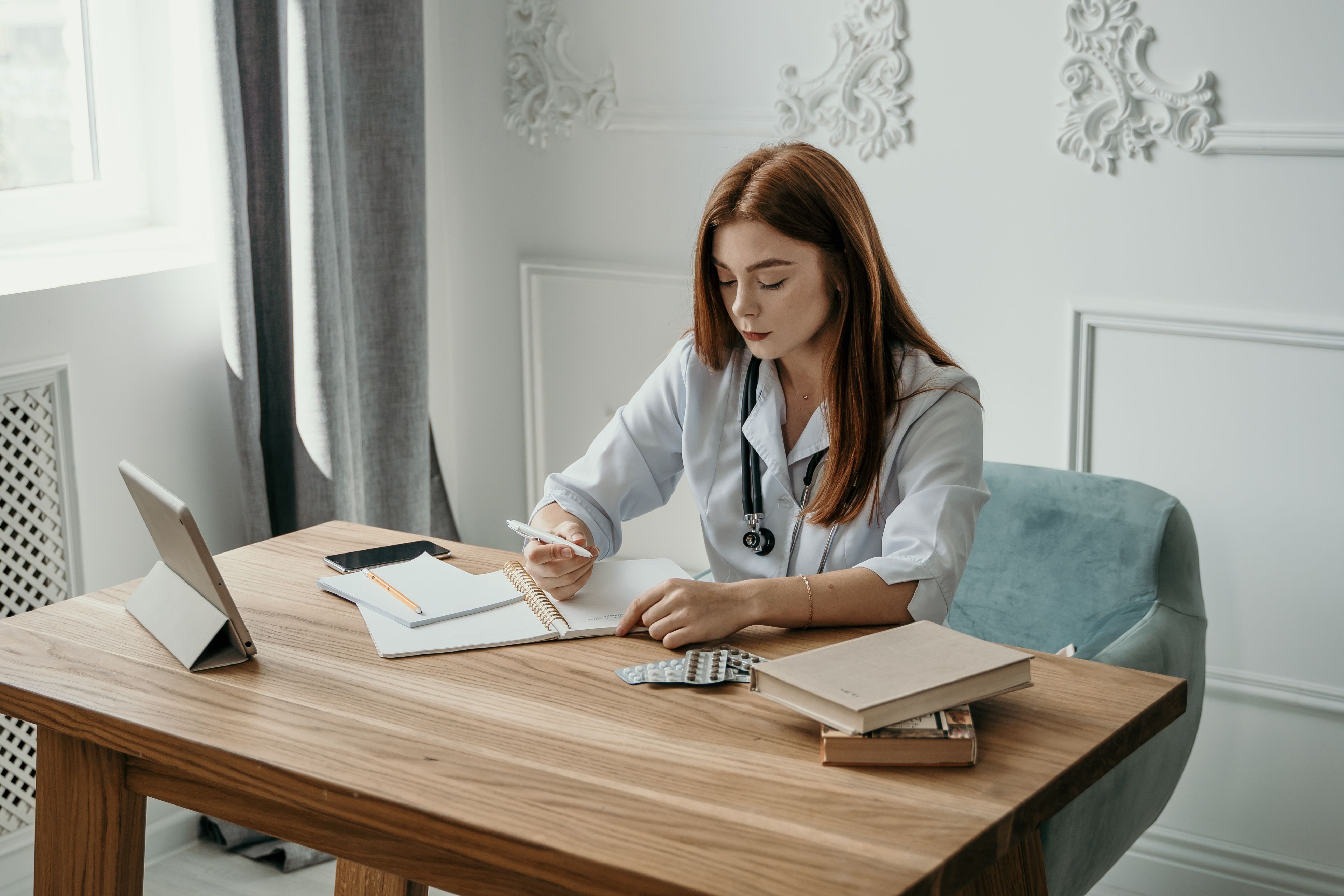 What an AI medical scribe does: turning a clinical encounter into a draft note